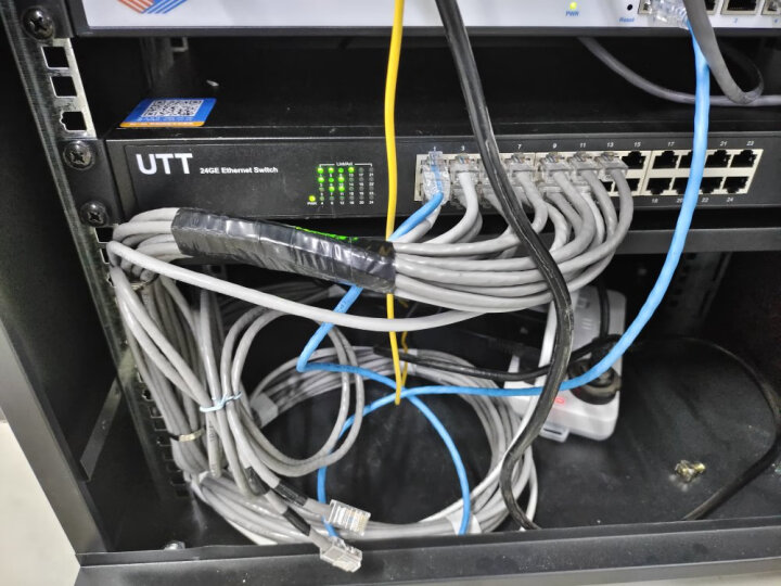 艾泰（UTT）SG2126F  企业级24口千兆机架管理型防攻击网络交换机 VLAN划分/端口汇聚 晒单图