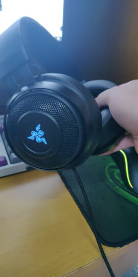 雷蛇（Razer）北海巨妖专业版V2 7.1 游戏耳机 游戏耳麦 头戴式电竞耳机 网红主播同款 白色 晒单图