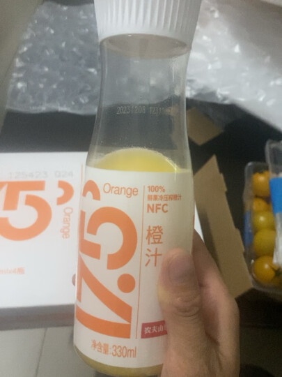 农夫山泉17.5°NFC橙汁（冷藏型）100%鲜果冷压榨果汁饮料礼盒装330ml*4瓶 晒单图