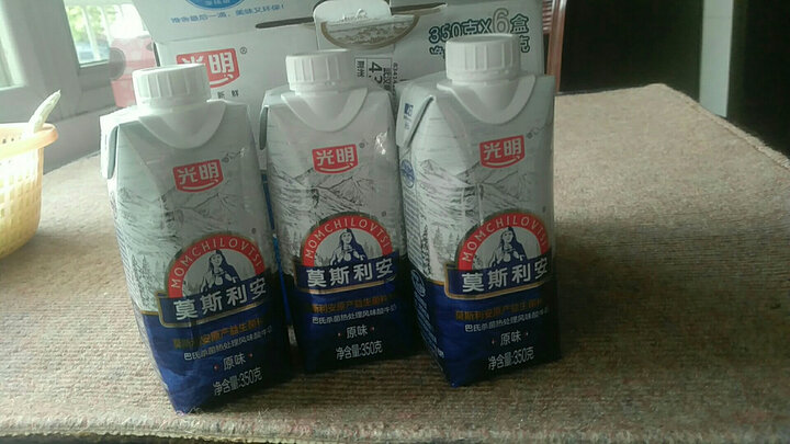 光明 莫斯利安 常温酸奶酸牛奶(原味)350g*6盒/礼盒装 晒单图