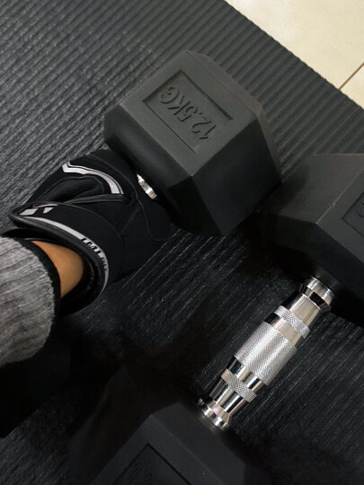 艾美仕（AiMeiShi） 包胶六角哑铃男环保无异味电镀精钢铸铁实芯家用商用健身器材 12.5KG 一只 晒单图