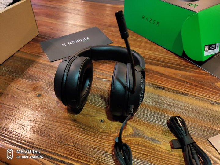 雷蛇(Razer)北海巨妖7.1 V2 幻彩版 游戏耳机 韦神同款 游戏耳麦 头戴式电竞耳机 吃鸡耳机 黑色 晒单图