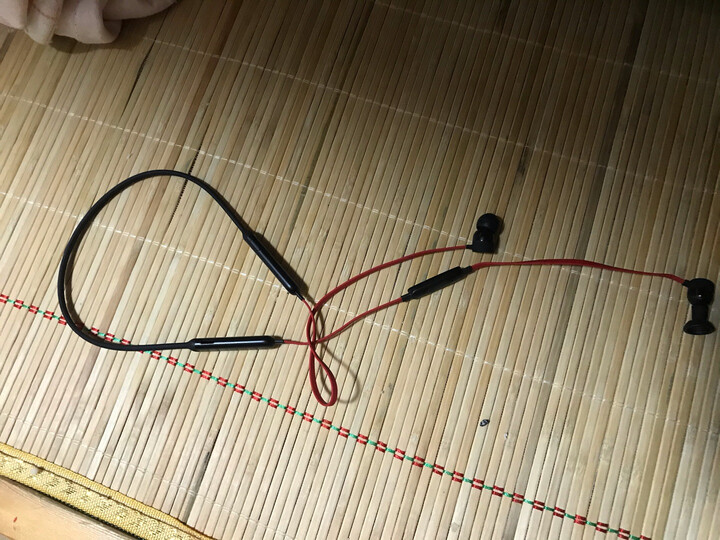 Beats X 蓝牙无线 入耳式耳机 运动耳机 手机耳机 游戏耳机 带麦可通话 灰色 晒单图