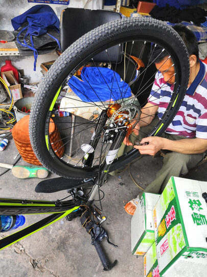 永久27变速自行车山地车27.5寸铝合金公路车男女学生成人单车双碟刹减震越野A9乐途 黑绿色高配 收藏加购优先发货 爆款 晒单图
