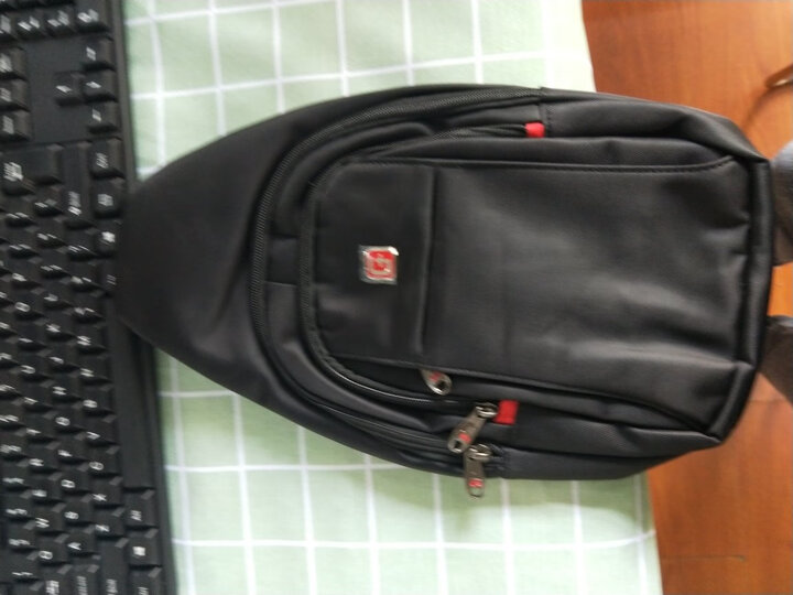 SWISSGEAR胸包 男士商务单肩斜挎包旅行休闲男小包9.7英寸iPad 时尚防泼水运动背腰包SA-9393IIImini黑色 晒单图