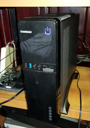 游戏帝国(GAMEMAX)小精灵 黑色 桌面电竞htpc机箱(支持micro主板/U3/读卡器/配风扇/配额定230W电源) 晒单图