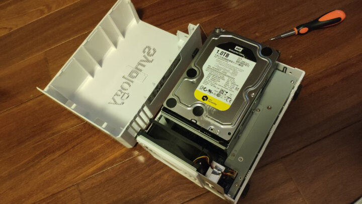 群晖(Synology)DS216j 家庭及个人小型企业适用的 双盘位多功能存储服务器 晒单图