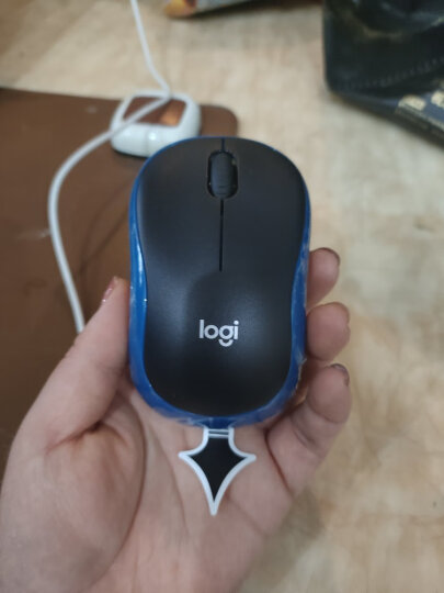 罗技（Logitech）M185鼠标 无线鼠标 办公鼠标 对称鼠标 黑色灰边 带无线2.4G接收器 晒单图