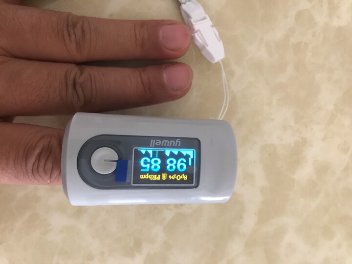 鱼跃(yuwell)血氧仪yx301 指夹式血氧饱和度脉搏检测器 彩色液晶显示