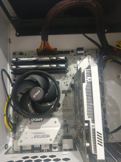 台达(Delta)额定650W NX650游戏主机电源(80PLUS铜牌认证/五年质保/12CM温控静音风扇/支持背线) 晒单图