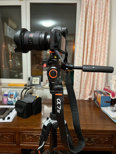 曼富图（Manfrotto）Befree 铝合金四节旋锁三脚架液压云台套装单反 承重4kg MVKBFRT-LIVE （含Befree Live液压云台） 晒单图