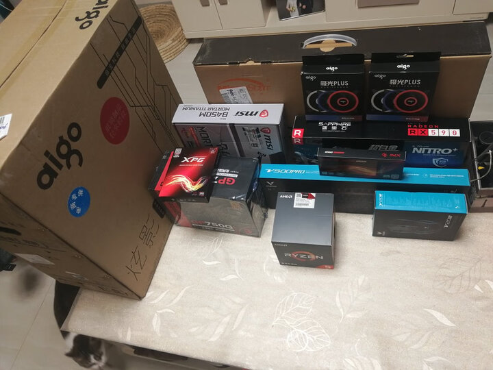 爱国者(aigo)炫影白京东专供版 电脑机箱(双面钢化玻璃/配3把发光风扇/支持ATX主板/背线) 晒单图