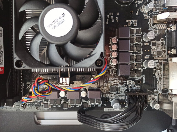 华擎(ASRock)A320M-HDV主板 + AMD 锐龙 3 2200G 处理器 (r3)板U套装 晒单图