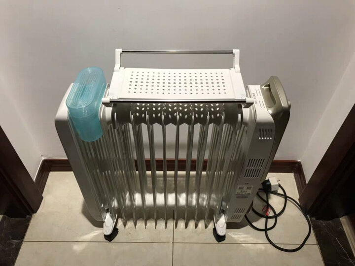 艾美特(Airmate)取暖器/家用电暖器/电暖气 13片速热电热油汀 HU1326-W 晒单图