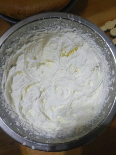 雀巢( Nestle) 烘焙原料 淡奶油 常温存储 易打发 蛋糕裱花 冰淇淋蛋挞鲜奶油 稀奶油 250ml 晒单图