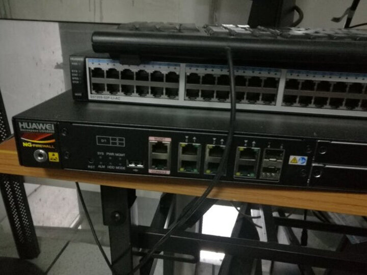 华为(HUAWEI)S5720S-28P-SI-AC 24口全千兆三层网管企业级网络核心交换机 晒单图