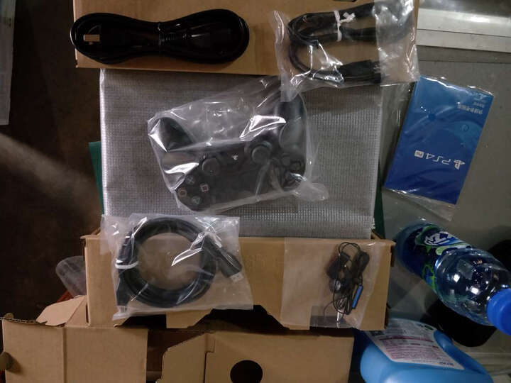 索尼【PS4 Pro 国行主机】PlayStation 4 Pro 电