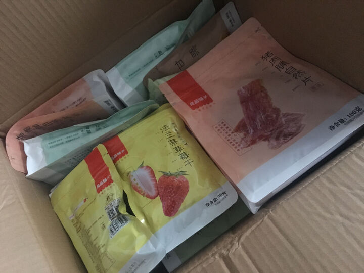 良品铺子威化饼干:在京东买东西也已经很多年