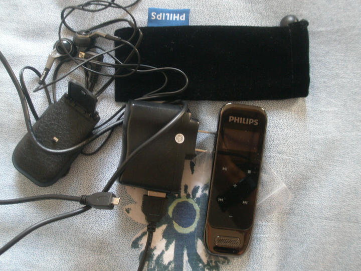 飞利浦(PHILIPS) VTR8000 8GB 执法取证 录音笔 集成摄像头 录像摄像 晒单图
