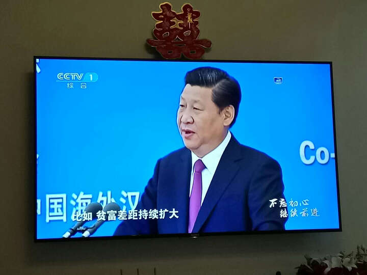 索尼KD-65X8566E:京东发货很快,电视效果很