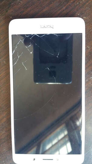 华为荣耀畅玩6X:这手机质量也太差了,新买的