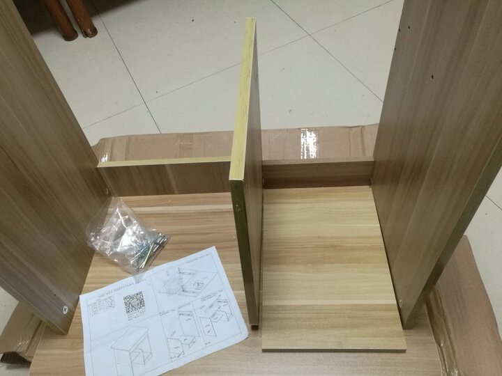 雅美乐电脑桌:满意,京东快递员送上楼,高密板