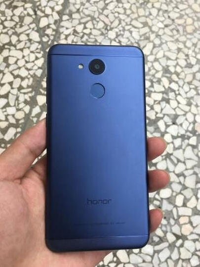 华为荣耀V9 play:总体来说性价比比较高,先说