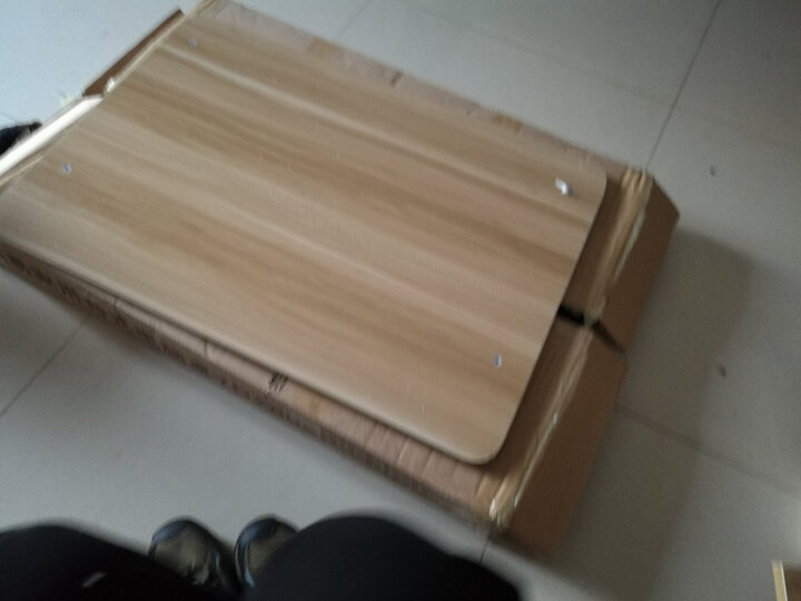 雅美乐电脑桌:满意,京东快递员送上楼,高密板