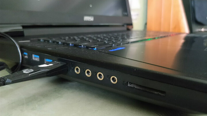 惠威M200MKIII+:副音响一开始有底噪,也就是大