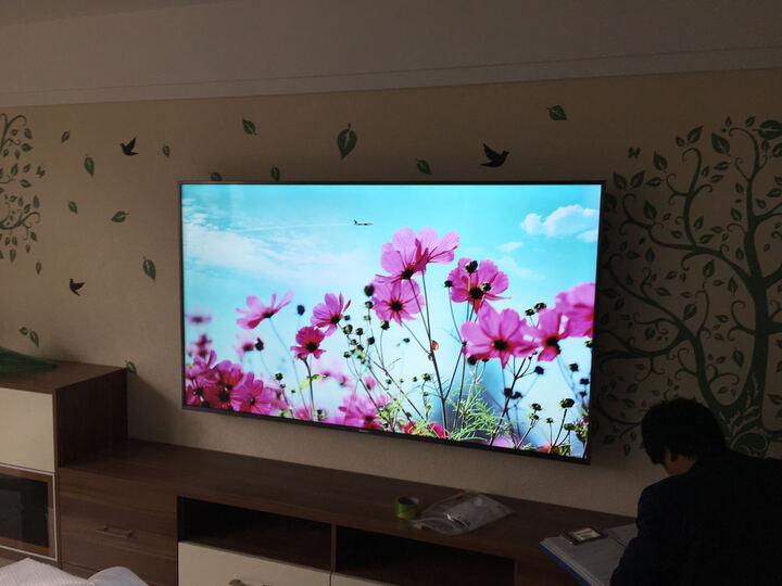 海信LED75E7U:75吋的电视放在我近50平方米