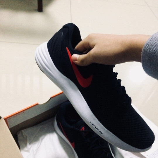 耐克908987-010:京东自营 速度就是快 早上下