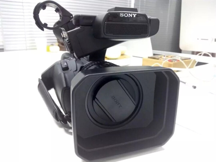 索尼（SONY）HXR-NX100 1英寸CMOS专业便携式摄录一体机 婚庆 直播 团拜会 会议记录 晒单图