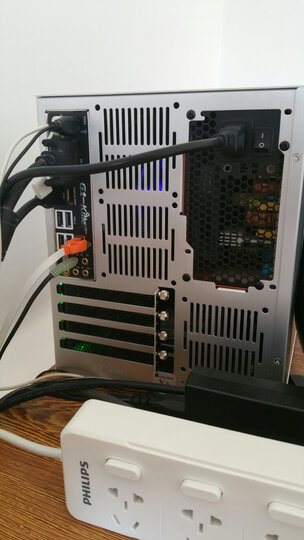 乔思伯(JONSBO)V4 银色 MINI-MATX机箱(支持MATX主板/全铝机箱/ATX电源/120MM高内散热器/260MM长内显卡) 晒单图