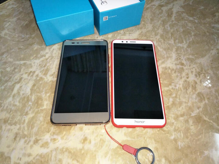 华为荣耀7X:家里的第6台华为手机,但都是用一