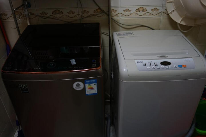 惠而浦(Whirlpool) 9公斤 DD变频直驱 波轮洗衣机 自动投放 钢化玻璃视窗 惠金色 WB90816BAS 晒单图