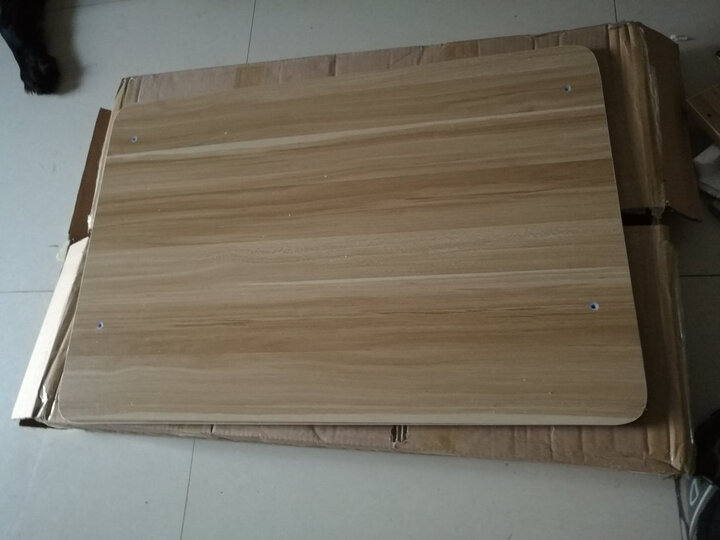 雅美乐电脑桌:满意,京东快递员送上楼,高密板