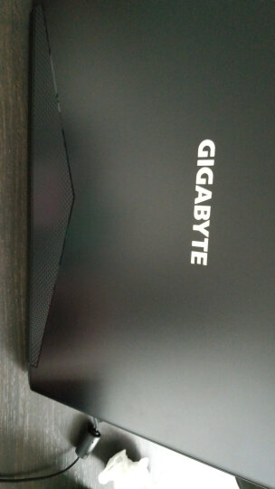 技嘉（GIGABYTE）赢刃Aero15 15.6英寸窄边框长续航轻薄游戏本(i7-7700HQ 8GB 512G NVMe SSD GTX1060 6GB)橙 晒单图