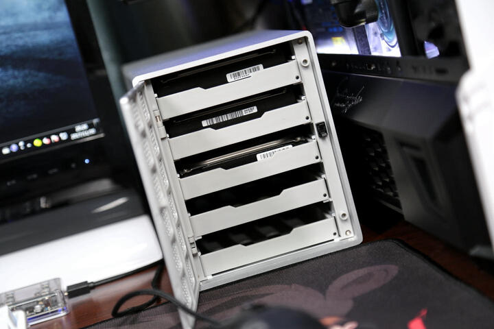 YottaMaster 多盘位磁盘阵列柜USB3.0硬盘柜 全铝SATA串口笔记本外接RAID四盘位硬盘盒 银PS400RU3 晒单图