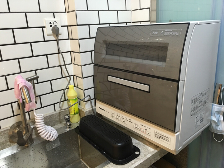 松下(Panasonic)6套容量洗碗机 除菌烘干双层碗篮台式NP-TR1CECN(香槟金) 晒单图