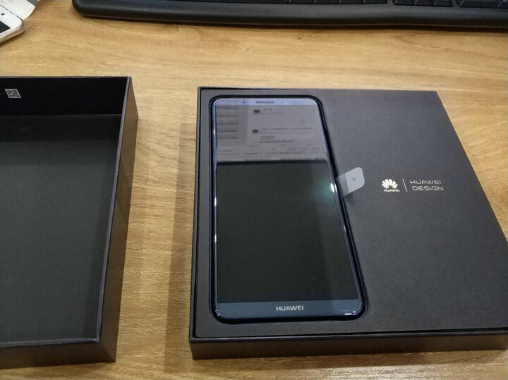 华为Mate 10 Pro:因为在实体店看过真机比图片