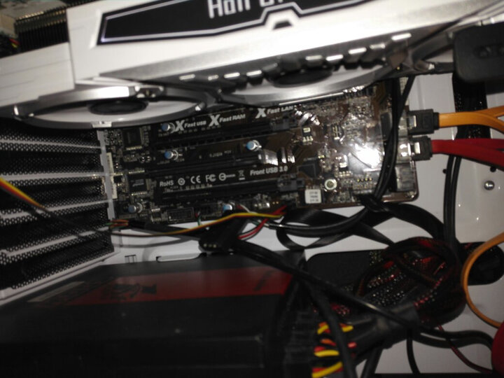 影驰GTX1060 HOF:显卡很大很沉,安装还是要