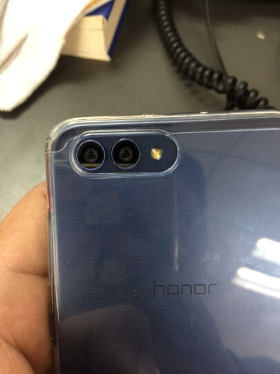 华为荣耀V10:手机还是不错的,之所以没有第一