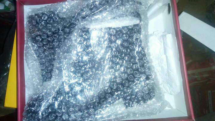 百丽(Belle):闪电发货,货物很快到。包装完好,鞋