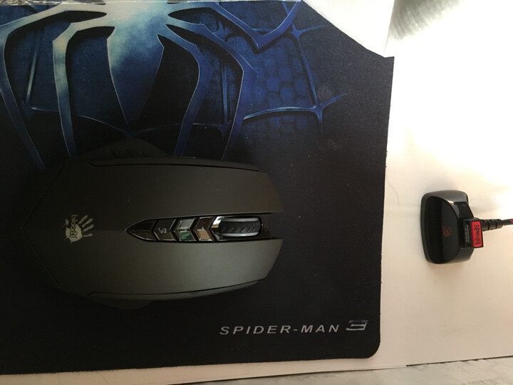 双飞燕R80:京东配送很快。晚上用了一下,鼠标