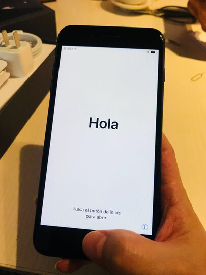 Apple:虽然苹果8外形没有什么太大的变化,但材