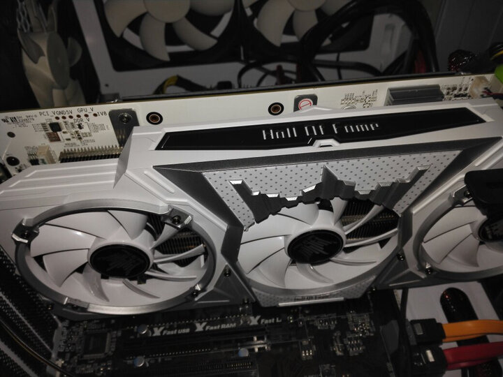 影驰GTX1060 HOF:显卡很大很沉,安装还是要