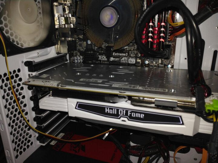 影驰GTX1060 HOF:显卡很大很沉,安装还是要