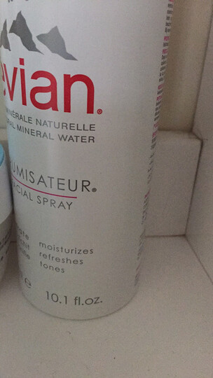 依云(evian) 天然矿泉水喷雾 补水保湿 滋润肌肤 300ml 法国 晒单图