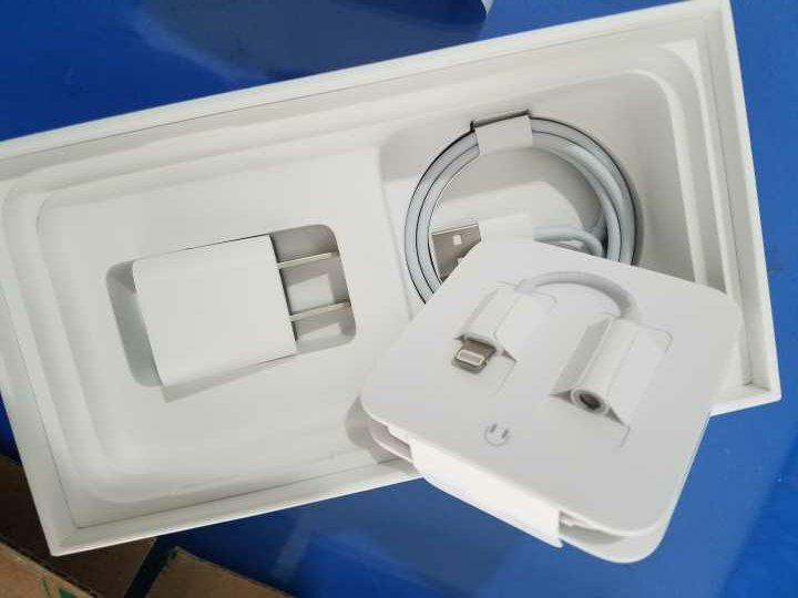 【分期用】Apple iPhone X (A1865) 256GB 银色 移动联通电信4G手机 晒单图