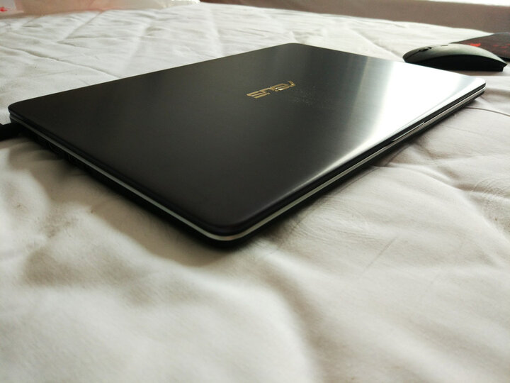 华硕(ASUS) 灵耀S 14英寸超窄边框超轻薄笔记本电脑(i7-7500U 8G 256GSSD FHD IPS)金属蓝灰(S4000) 晒单图